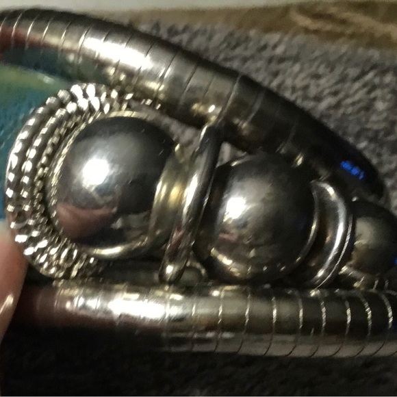 Silver bangle bracelet with blue stone with black flecks 🔴 - Picture 4 of 5